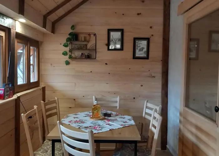 Brvnare Na Brdu Alojamento de Turismo Selvagem Sljivovica (Zlatibor)