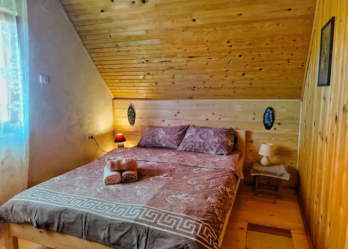 Brvnare Na Brdu Alojamento de Turismo Selvagem Sljivovica (Zlatibor)